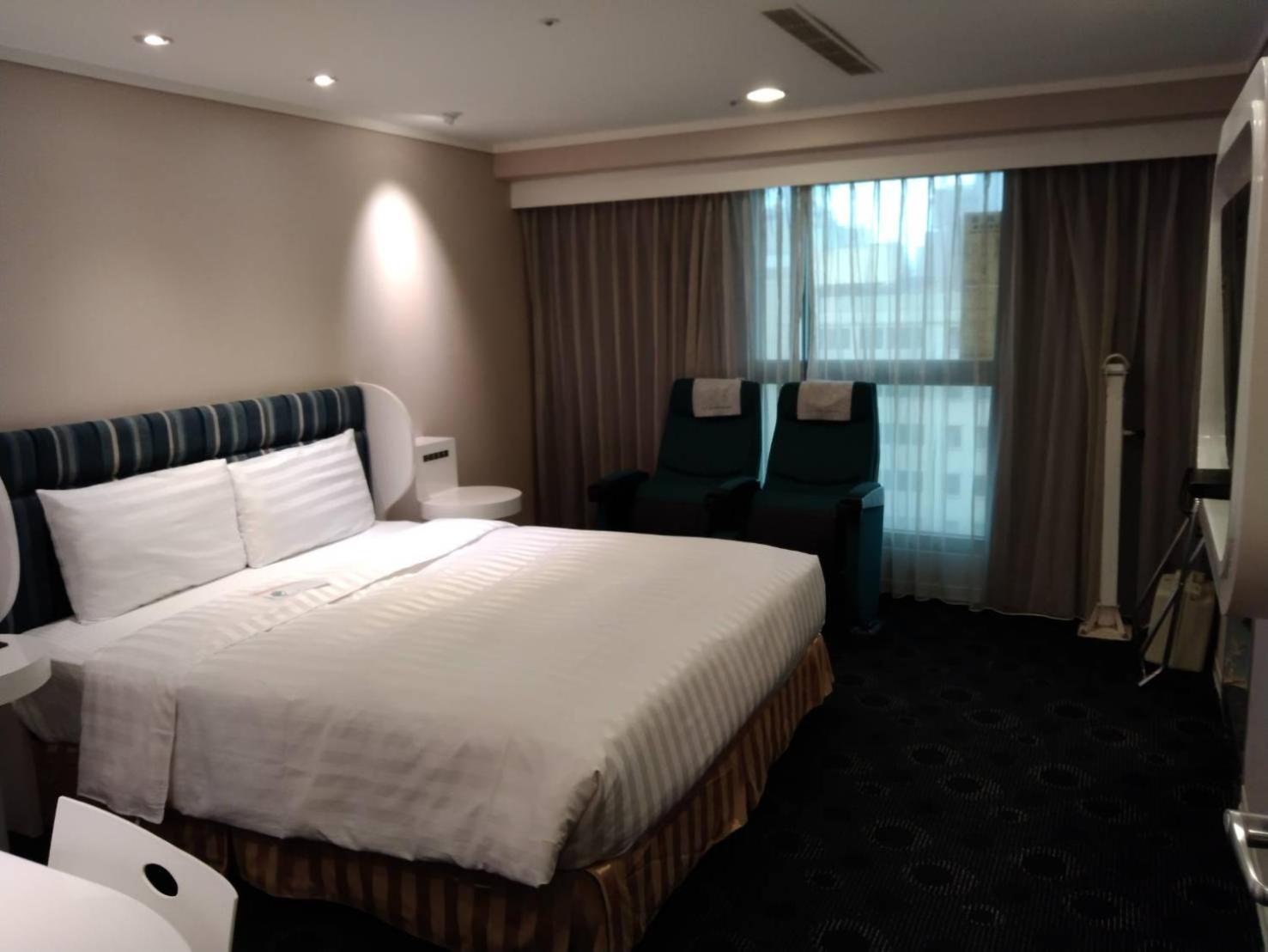 Ximen Airline Hotel Тайпей Екстериор снимка
