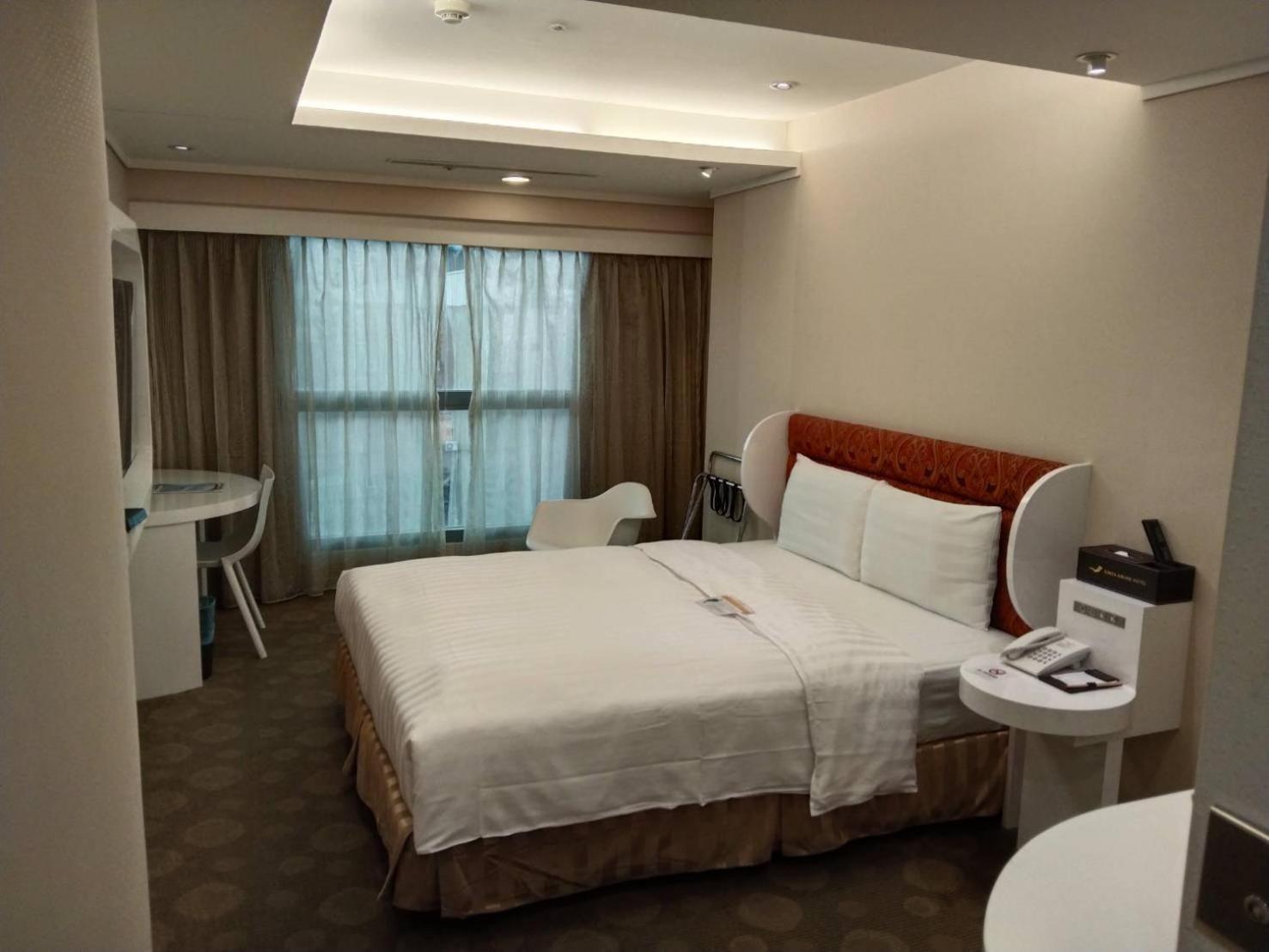 Ximen Airline Hotel Тайпей Екстериор снимка