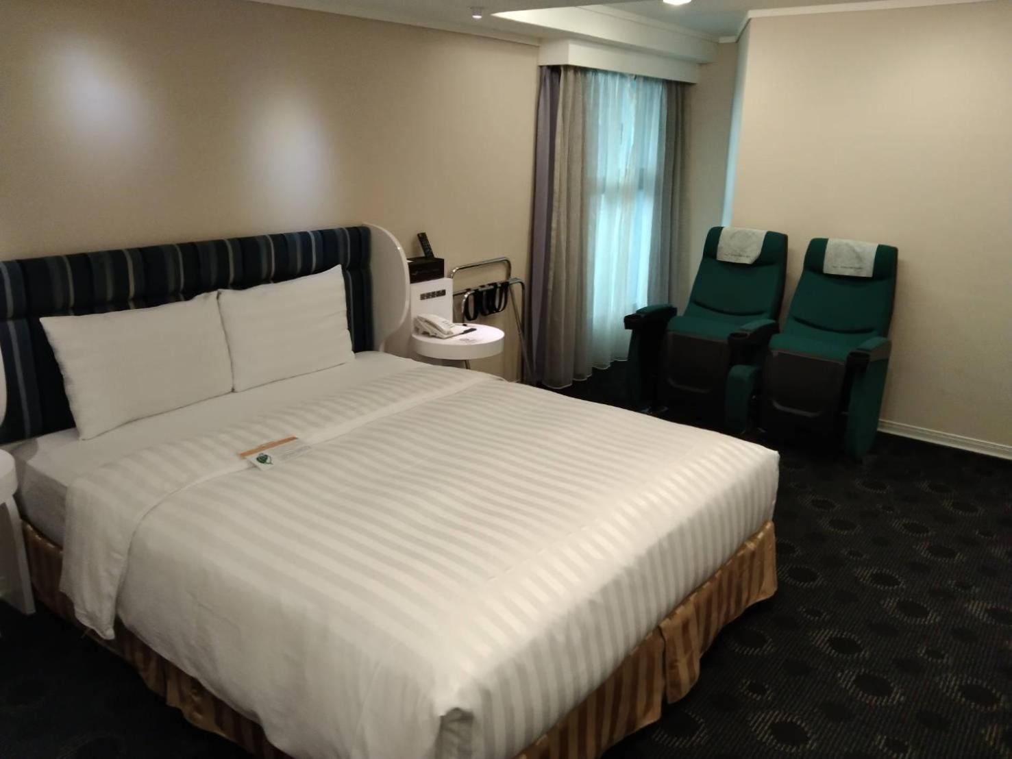 Ximen Airline Hotel Тайпей Екстериор снимка