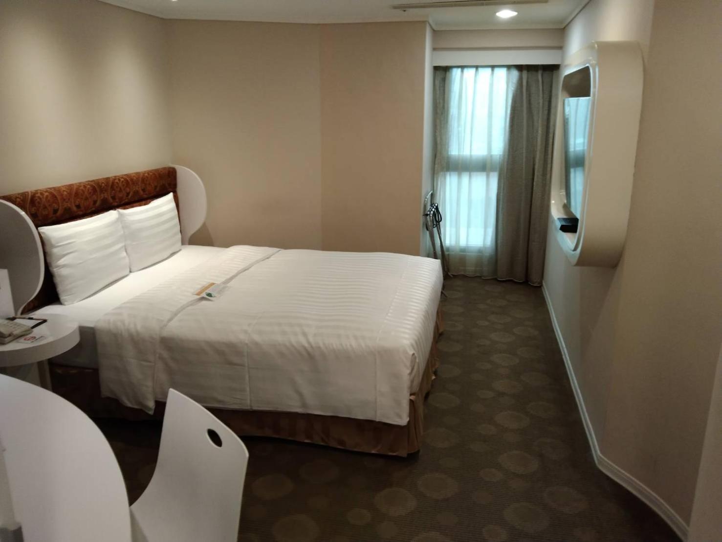Ximen Airline Hotel Тайпей Екстериор снимка