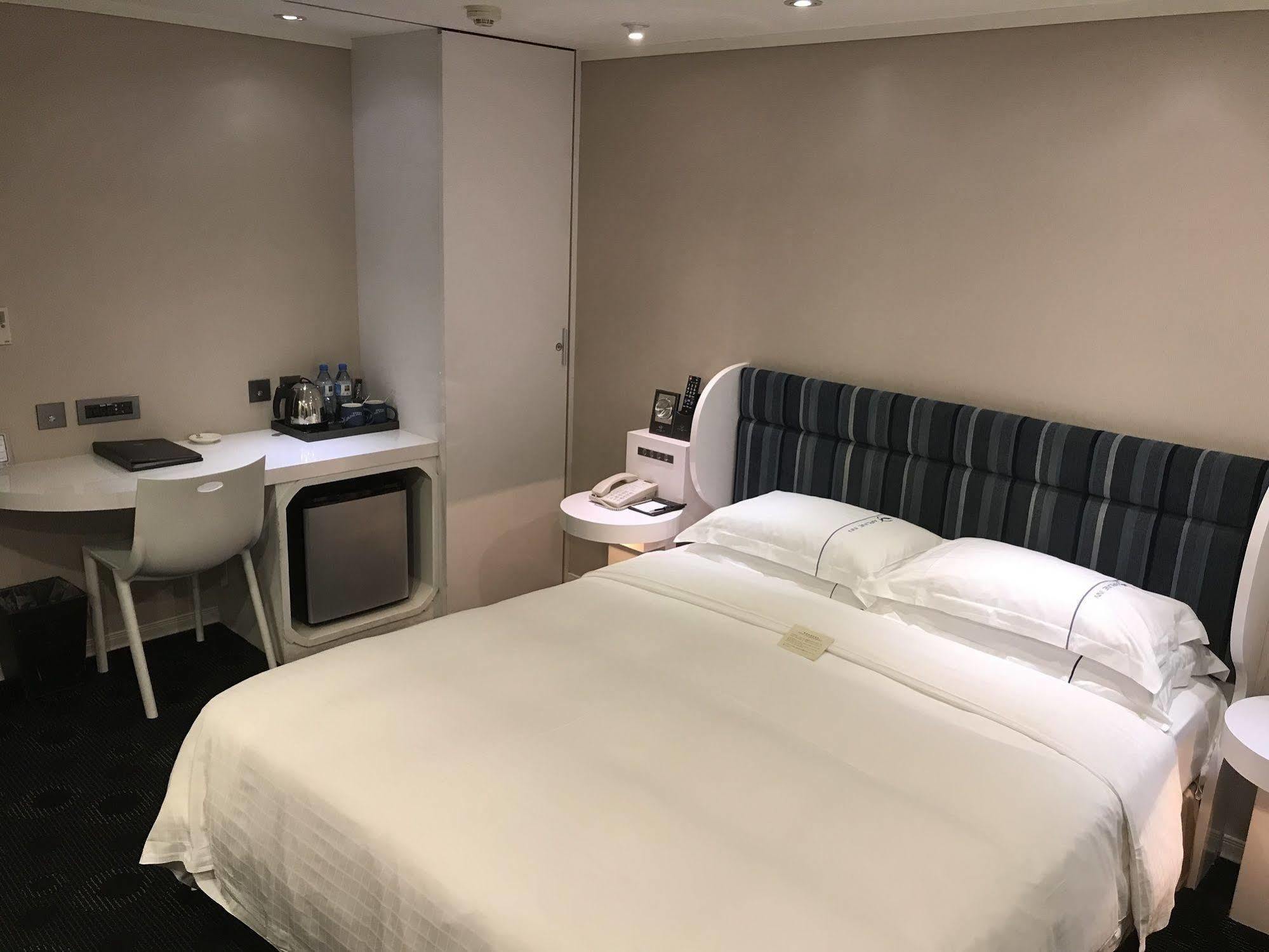 Ximen Airline Hotel Тайпей Екстериор снимка