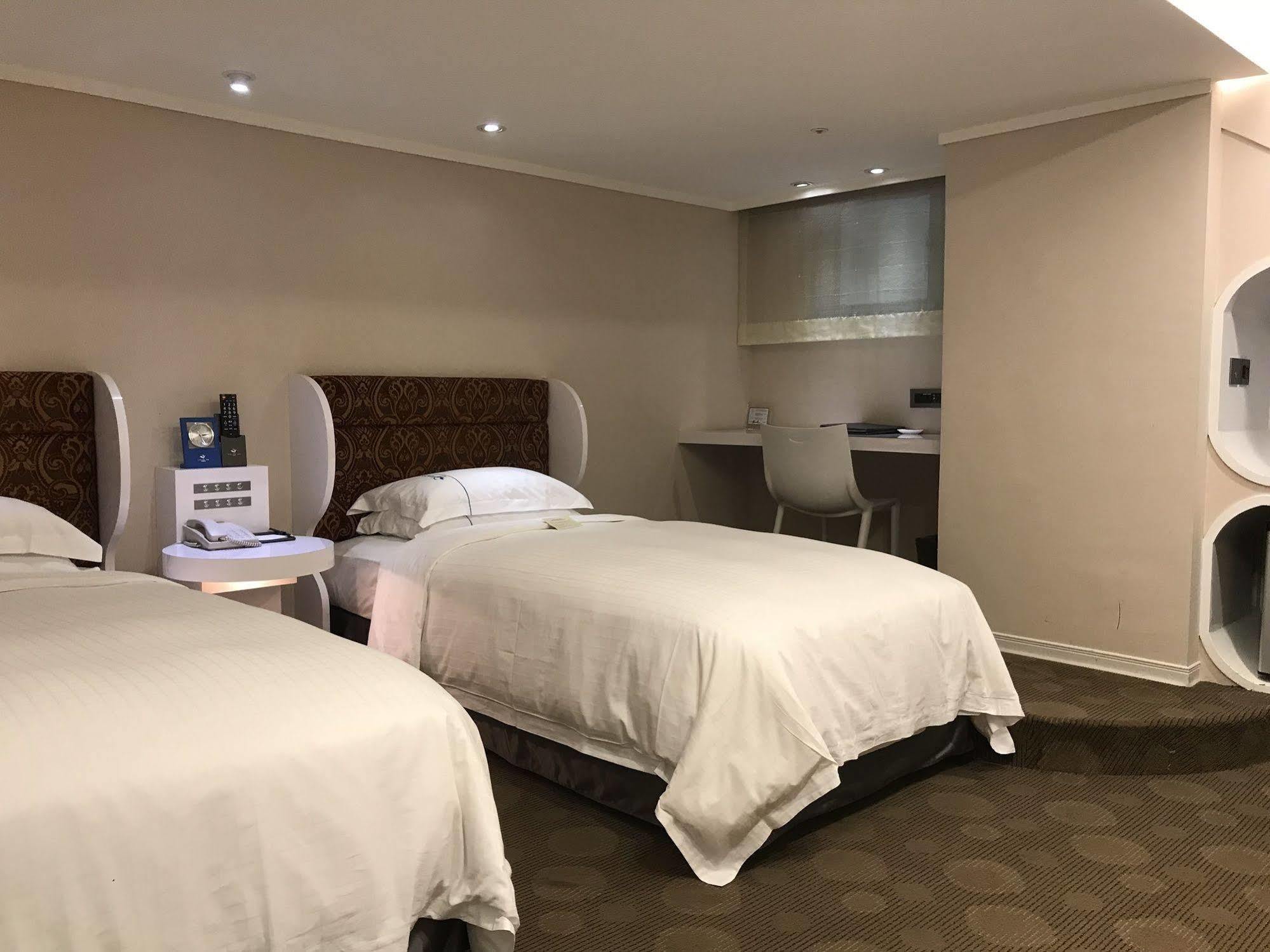 Ximen Airline Hotel Тайпей Екстериор снимка