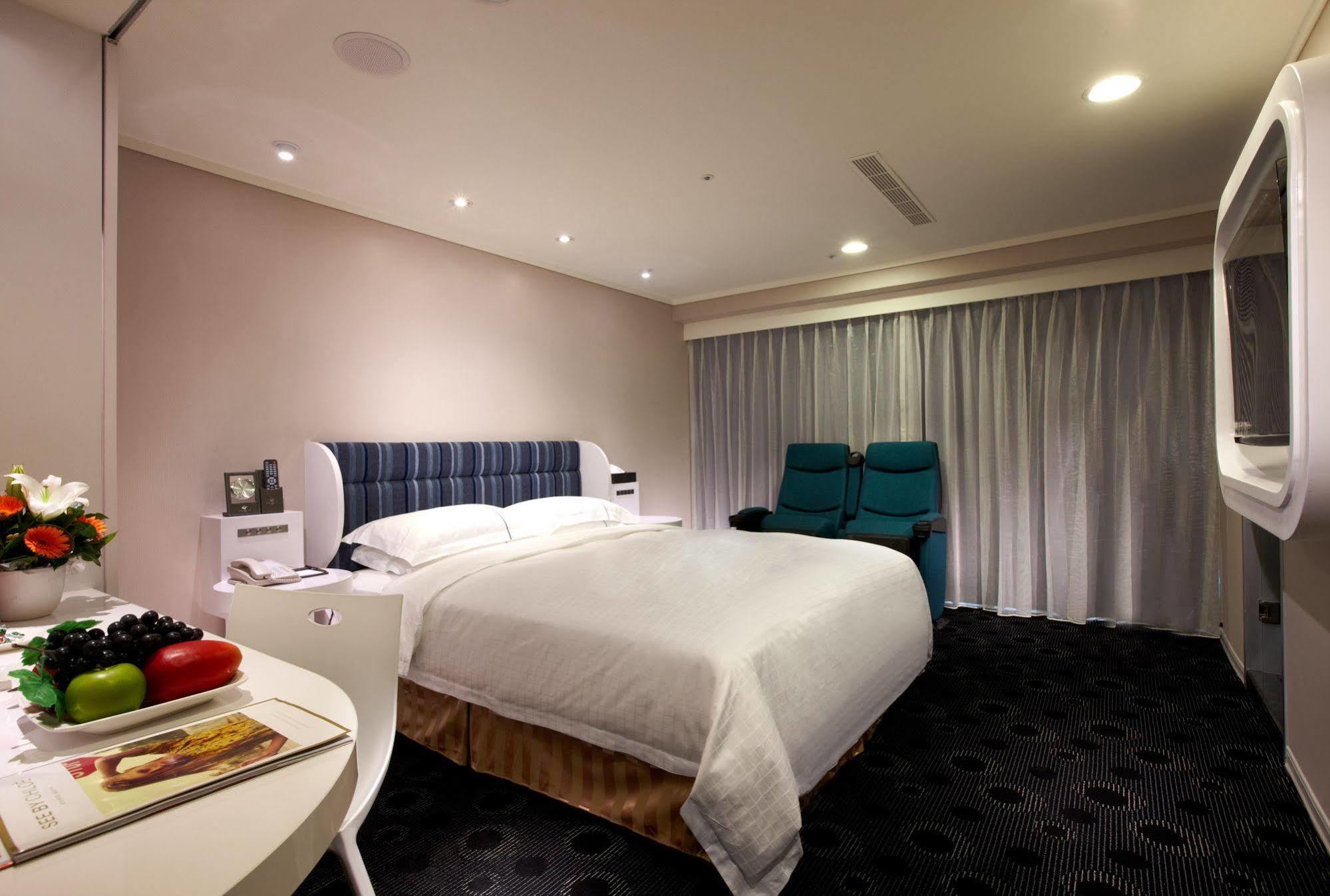 Ximen Airline Hotel Тайпей Екстериор снимка
