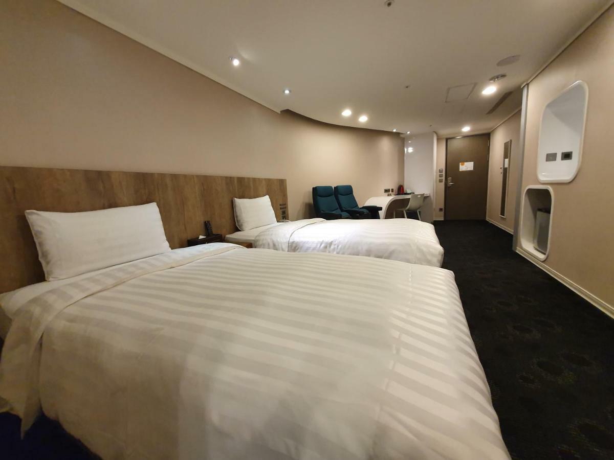 Ximen Airline Hotel Тайпей Екстериор снимка