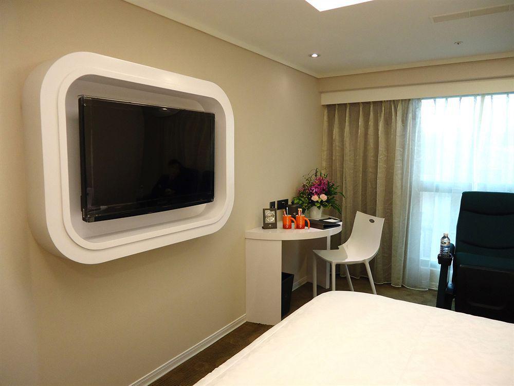 Ximen Airline Hotel Тайпей Екстериор снимка