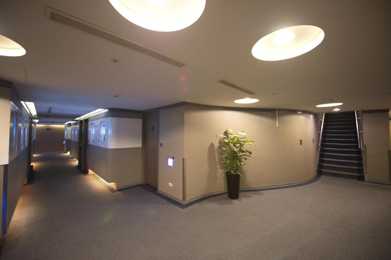 Ximen Airline Hotel Тайпей Екстериор снимка